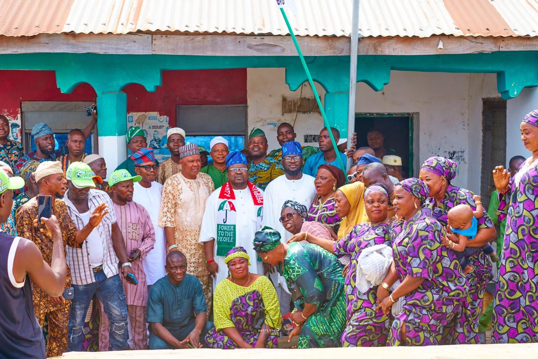 Ajadi meets PDP Iseyin executive leaders, pledges continuity, inclusiveness