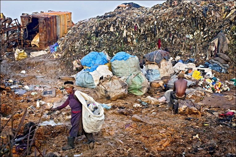 Lagos residents warned against dumping waste on highways, roadside