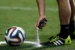 How does the vanishing spray used by football referees work?