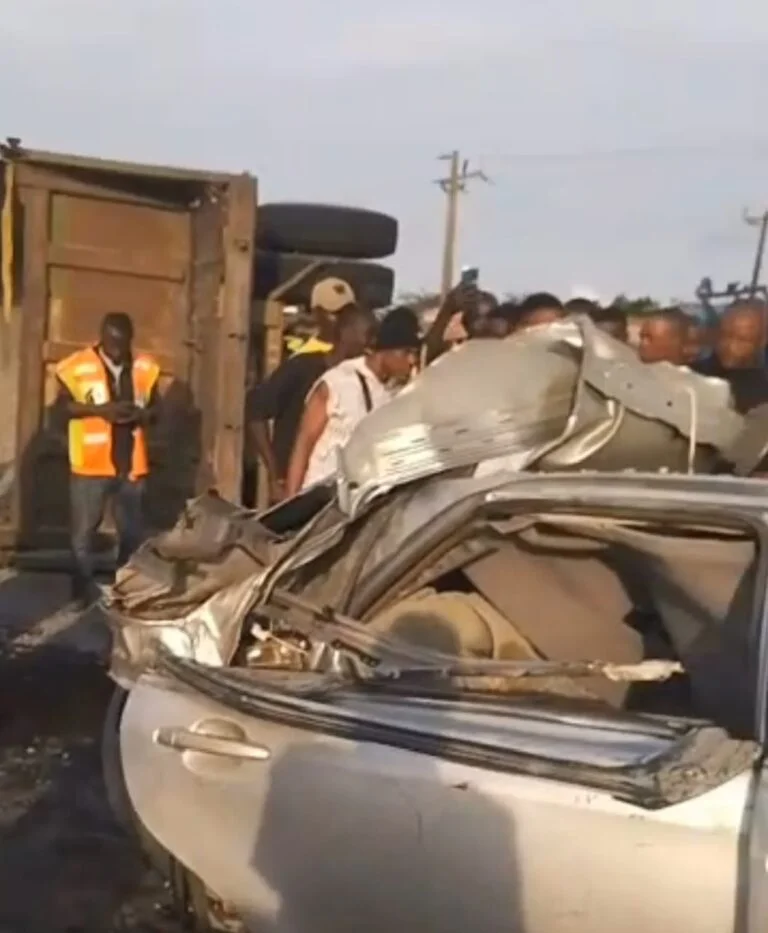 Granite-laden truck topples, killing motorist in Lagos– LASTMA