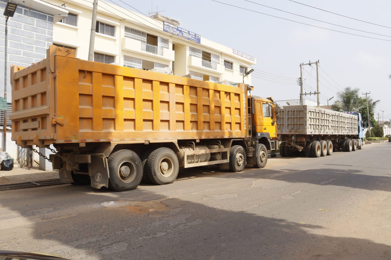 EFCC Arrests 10 Suspects,  Trucks for  Suspected  Illegal Mining Activities in Kwara  