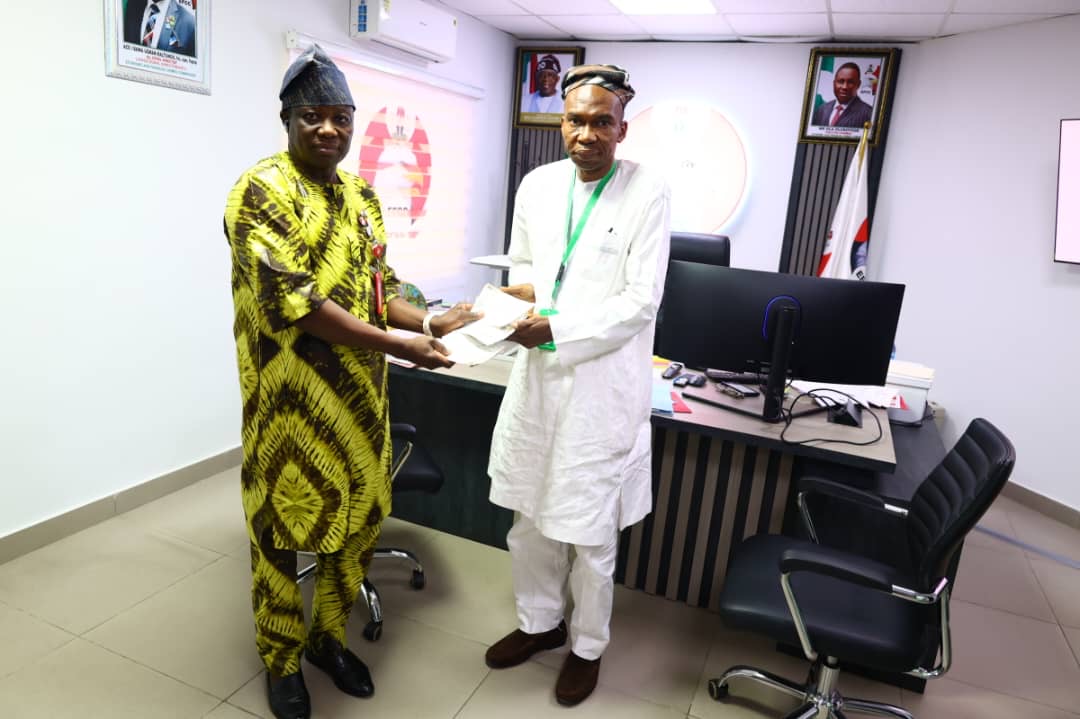 EFCC hands over N279 million recovered from ex-managing director of Wole Soyinka Centre for Culture and the Creative Arts, Lagos