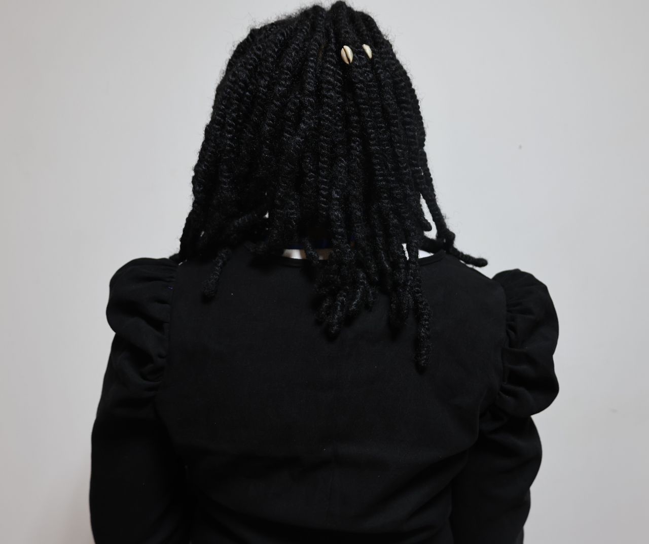 EFCC nab Mbah Chidinma Sophina allegedly duping his victim of N19m and €8,370 under pretext of procuring Certificate of Sponsorship, CoS