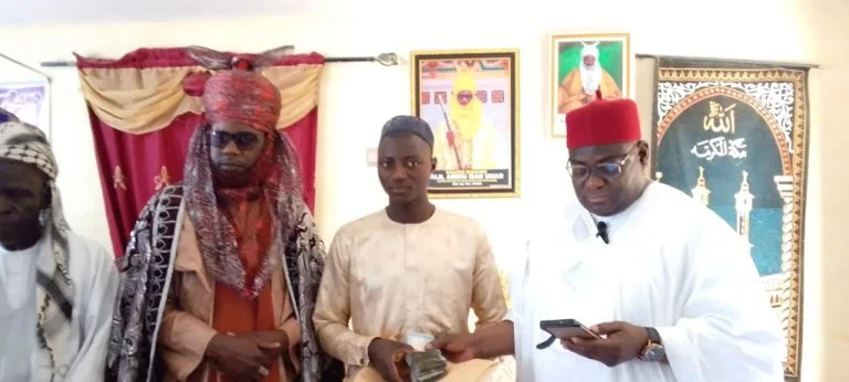 Kano governor Abba Yusuf support families of 16 hunters who were lynched by a mob in Uromi, Edo State with cash and food assistance.