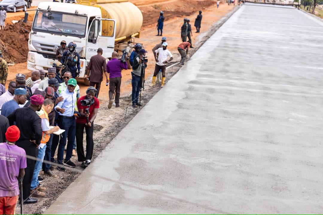 Abuja-Kaduna road: Residents, communities excited with new technology in road construction 