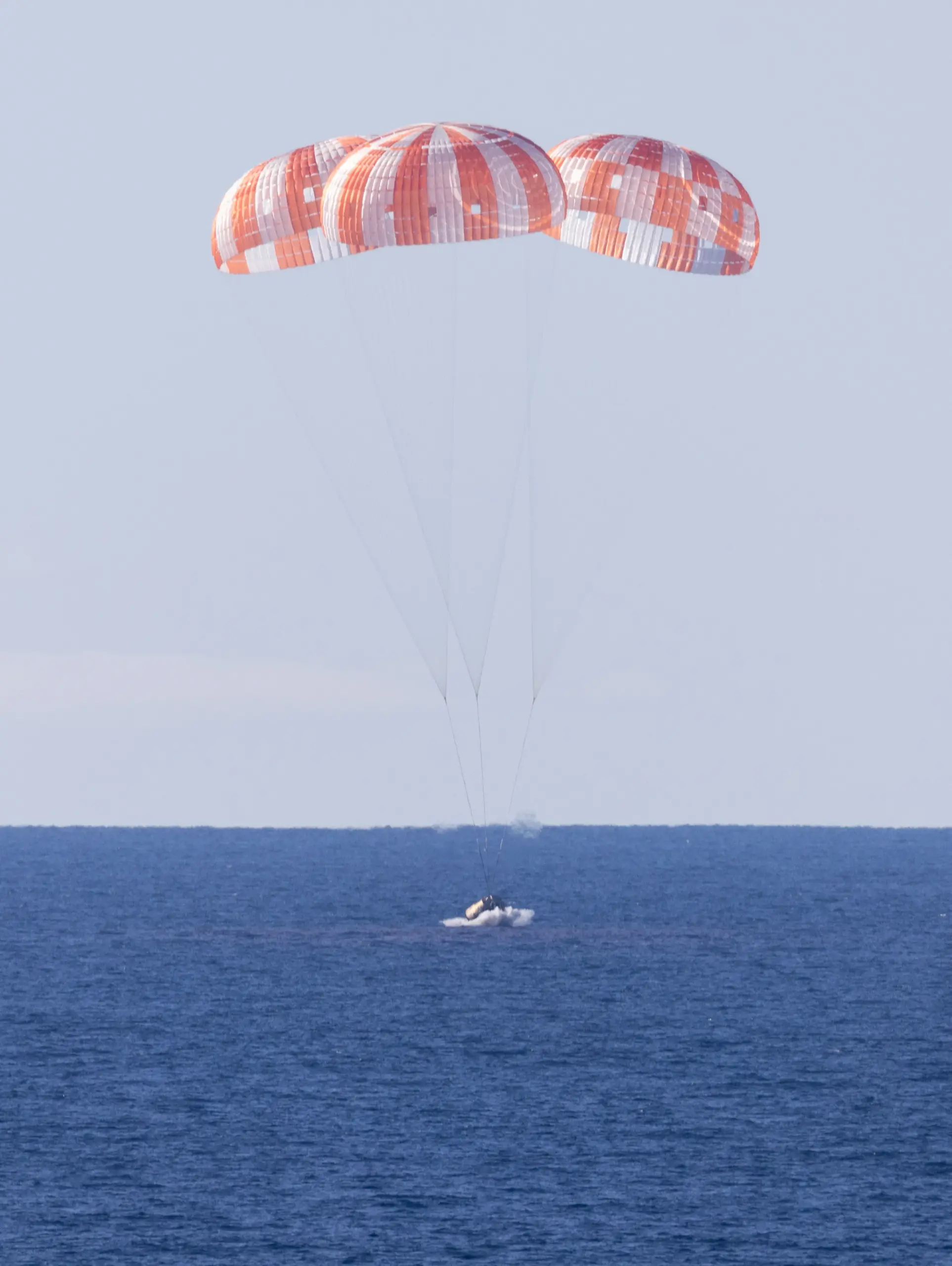 NASA welcomes Artemis II Moonfarers back to Earth