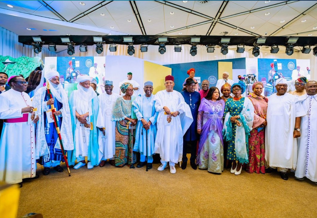 Mutfwang, 35 Govs donate ₦1.1bn at Gowon’s book presentation