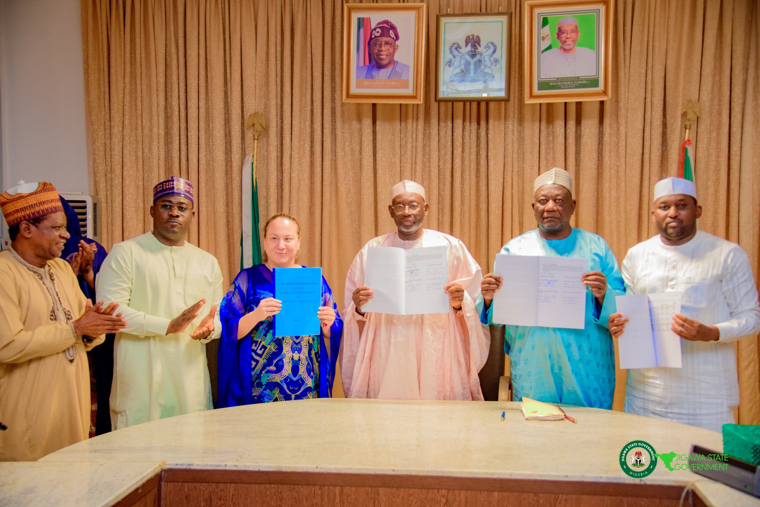 Jigawa governor Namadi with the delegation from StarAgri West Africa Limited after signing the MoU