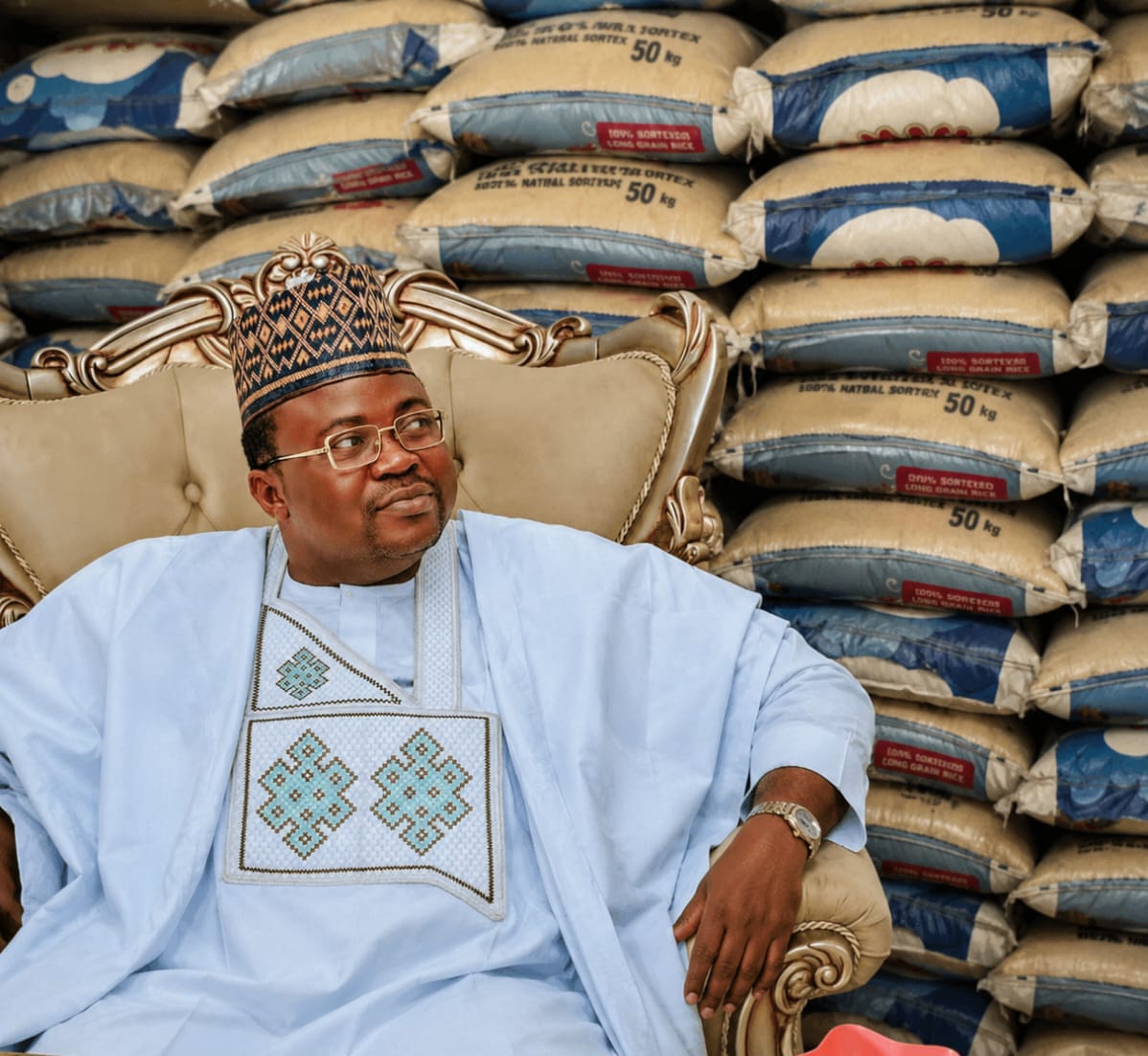 APM senatorial candidate Ajadi distributes 500 bags of rice