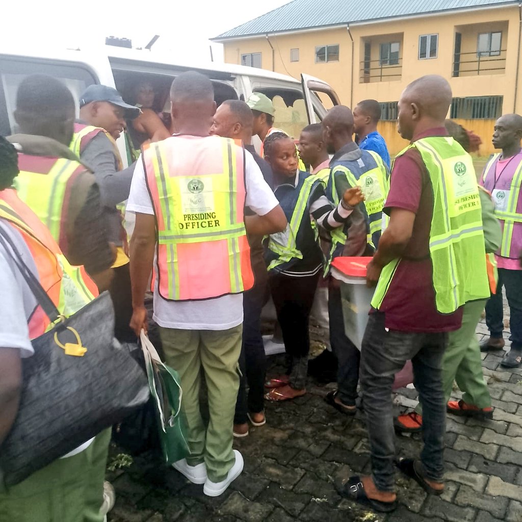 Voters at some of the polling units in Ado-Ekiti, Ekiti State are still awaiting the arrival of the officials of the INEC.
