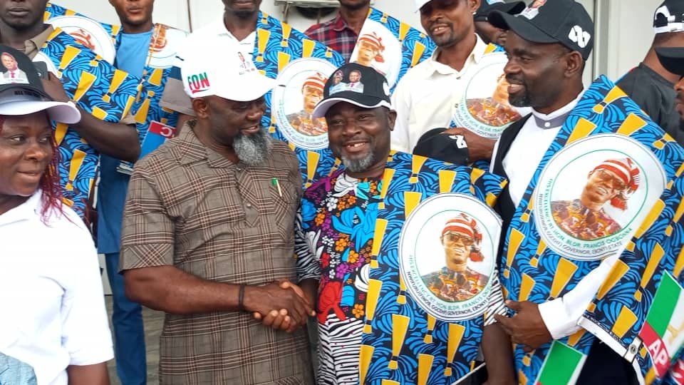 Ebonyi LP leaders defect to APC, endorse Nwifuru
