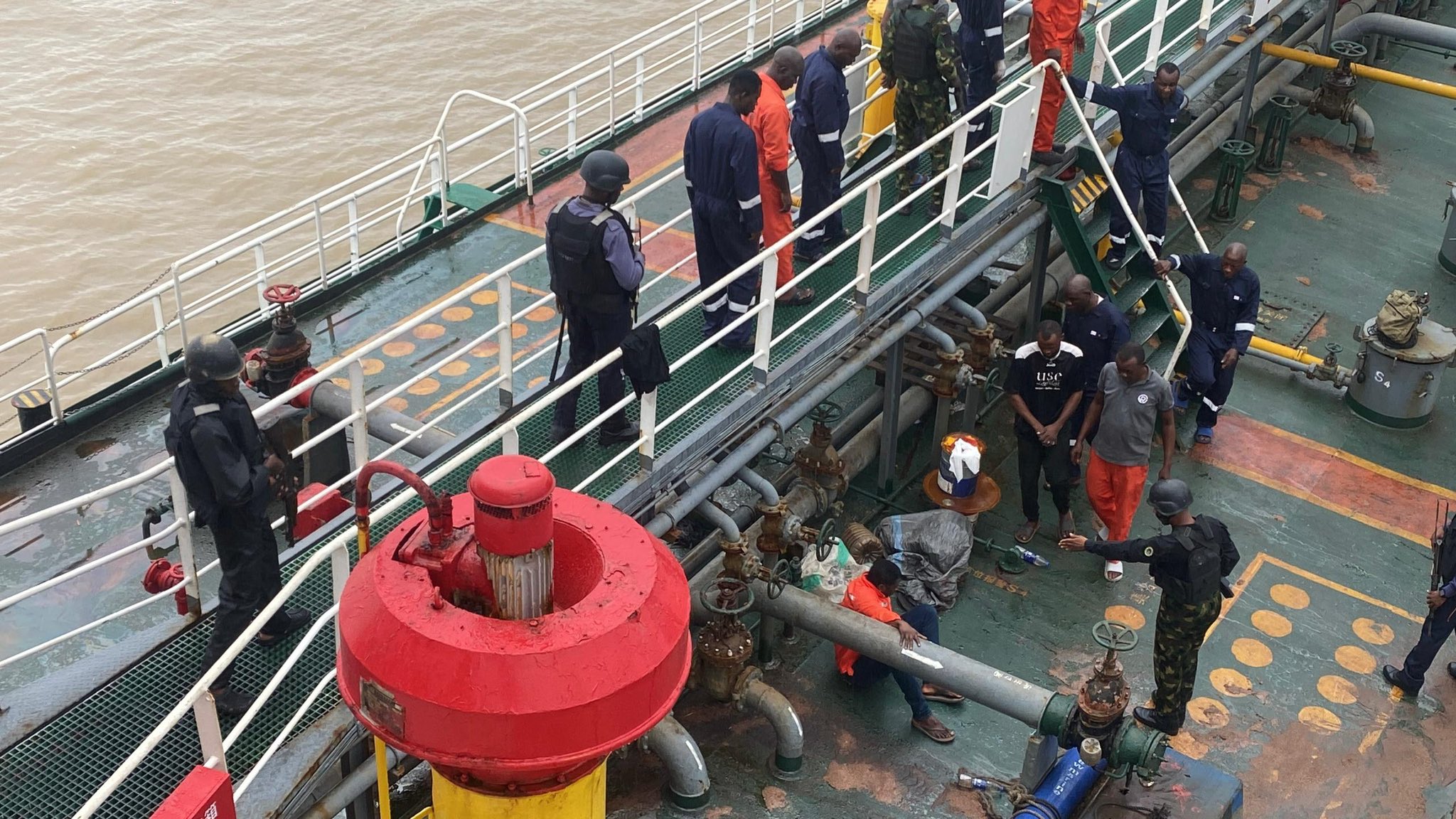 Nigerian Navy nabs vessel, 12 crew members over alleged involvement in crude oil theft at Utue Terminal, Akwa Ibom State.